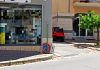 Alcamo, cartello caduto da giorni e nessuno interviene in via Ugo Foscolo