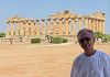 Il Dj Albertino in vacanza in Sicilia visita il Parco Archeologico di Selinunte