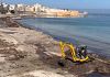 ​Trapani, avviata oggi la pulizia della spiaggia alle Mura di Tramontana