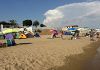 Lo scenario post ferragosto della spiaggia di Triscina e'drammatico