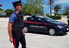 Padre e figlio arrestati per aver aggredito un uomo al bar con un coltello