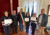 Il Sindaco Lentini consegna un pubblico encomio a tre agenti della polizia locale 