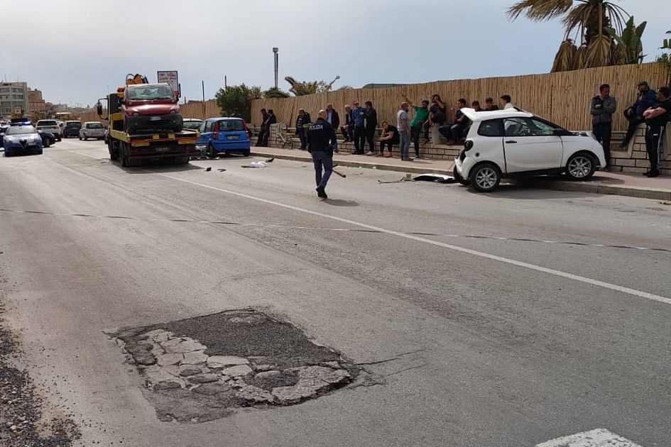 Trapani incidente sul lungomare coinvolti quattro mezzi Prima