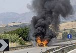A29, camion in fiamme tra Fulgatore e Dattilo: autostrada chiusa e traffico in totale tilt
