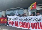 ​Sit-in all’aeroporto di Catania: “basta caro voli”