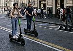 Monopattini: dal 16 maggio scatta la targa obbligatoria, ma è caos ritardi