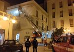 Mazara, crollano pezzi di intonaco da un edificio in piano centro. Paura fra i passanti 