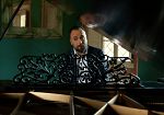 Raphael Gualazzi porta al Festival Internazionale Notomusica il suo universo musicale tra jazz, soul e canzone d'autore 