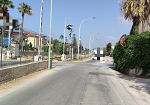 Alcamo marina. Vegetazione copre lo stop: serve un intervento urgente al pericoloso incrocio della Petrolgas