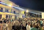 in-migliaia-hanno-riempito-la-borgata-di-marinella-per-la-prima-notte-bianca-del-mare