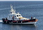 Esercitazione in mare tra elicottero e motovedetta della Guardia Costiera nel mare di Pantelleria