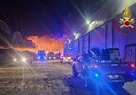 Vasto incendio alla Sarco di Marsala, in azione varie squadre dei vigili del fuoco