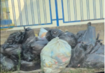 Mazara, spazzatura abbandonata da oltre un mese davanti al playground di Via Belgio