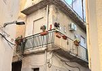 Crolla la soletta di un balcone a Mazara del Vallo: morta una donna di 85 anni