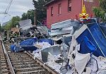 ​Scontro autocarro-treno merci a un passaggio a livello di Cefalù