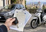 Bollo auto e moto, la “carezza” del Governo Meloni arriva nel 2027. Coincidenze elettorali?