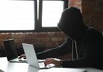 ​Nuova truffa via mail: segnalazione della polizia per contenuti pornografici con minori