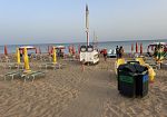 a-triscina-quattro-ragazzi-salvati-dalle-onde-dai-bagnini-del-lido-selene