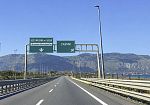 Auto contromano sulla Palermo-Mazara, paura nella notte: automobilisti costretti a scansarla 