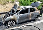 Auto in fiamme in autostrada tra Partinico e Balestrate