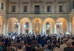 Mazara, l'Orchestra Sinfonica Siciliana non suona per il caldo umido. Richard Galliano, da solo, conquista il pubblico