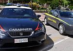 Marsala, scoperto supermarket della droga in una roulotte: blitz della Finanza, un arresto