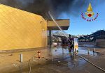 Inferno al Conca d’Oro di Palermo: devastato dalle fiamme il centro commerciale