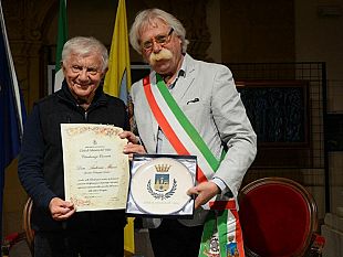 mazara-conferita-la-cittadinanza-onoraria-a-don-antonio-mazzi