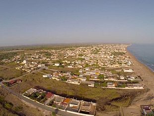 due-pesi-e-due-misure-legalita-o-virtu-della-legalita-triscina-sabbia-doro-denuncia-alcune-irregolarita