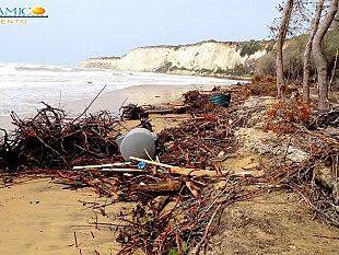 video-pasqua-di-passione-per-la-spiaggia-di-eraclea-minoa-la-denuncia-di-mareamico
