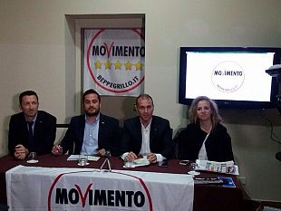 video-oggi-a-marsala-conferenza-stampa-del-m5s-con-il-candidato-sindaco-il-senatore-santangelo-e-i-deputati-all-ars-tancredi-e-palmeri