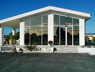 sabato-19-dicembre-l-inaugurazione-della-nuova-enoteca-delle-cantine-paolini