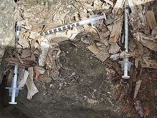 siringhe-abbandonate-nellultimo-tratto-del-lungomare-fatamorgana