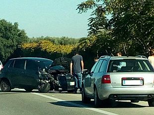 a29-altezza-area-fontanelle-incidente-fra-due-auto-per-evitare-un-cane-randagio