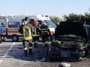 incidente-sulla-provinciale-per-triscina-due-feriti-non-gravi-e-due-auto-semi-distrutte