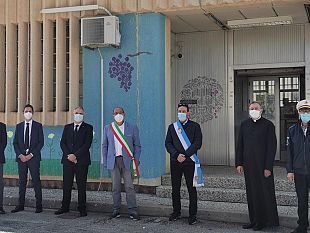 poste-italiane-inaugura-un-murales-a-salaparuta