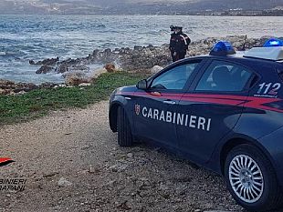 trapani/trapani-identificato-luomo-che-ha-gettato-in-mare-migliaia-di-fogli-di-carta