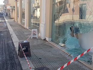 furto-ad-un-megastore-cinese-in-via-val-di-mazara-utilizzato-unauto-come-ariete