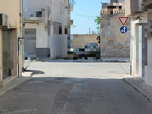 alcamo-via-enea-dettofatto-posizionati-i-cartelli-stradali-mancanti