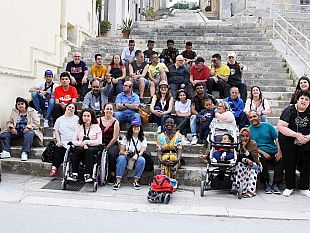 badia-grande-murales-della-pace-a-vita-lincontro-tra-diversita-e-solidarieta