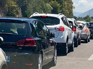 esodo-di-ferragosto-sulla-a29-lunghe-code-e-traffico-intenso-per-il-weekend