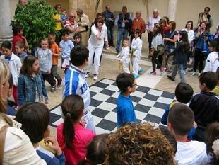anche-gli-scacchi-alla-grande-festa-per-l-isola-che-non-c-e