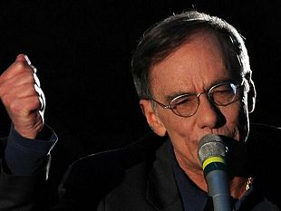 marsala-torna-vecchioni-al-teatro-impero-lo-show-si-riempie-di-poesia