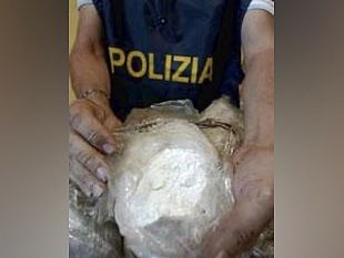 maxi-sequestro-della-polizia-a-marsala-oltre-4-chili-di-cocaina-ed-eroina-nel-portabagagli-arrestata-una-donna