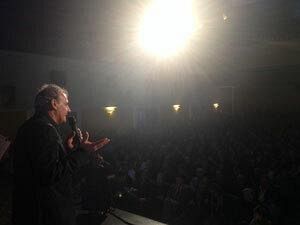 bagno-di-folla-per-la-presentazione-della-candidatura-a-sindaco-di-vito-torrente