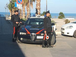 da-alle-fiamme-lappartamento-distruggendolo-arrestato-dai-carabinieri-di-alcamo