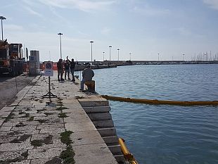 video-mazara-al-via-rimozione-4-relitti-dal-porto-canale