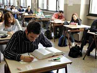 al-via-gli-esami-di-maturita-per-oltre-mezzo-milione-di-studenti-italiani-ecco-le-tracce
