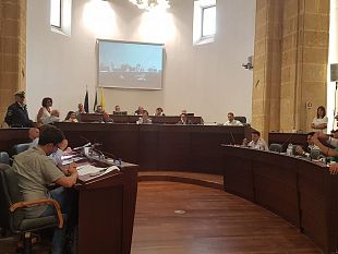 mazara-al-via-la-corsa-per-le-elezioni-regionali-in-consiglio-comunale-nostalgia-per-la-guerra-fredda