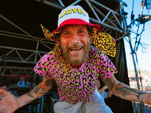verso-il-jova-summer-party-jovanotti-raggiunge-palermo-in-bicicletta